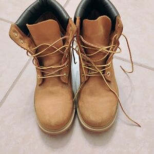 Woman Timberland Tan Leather Boots